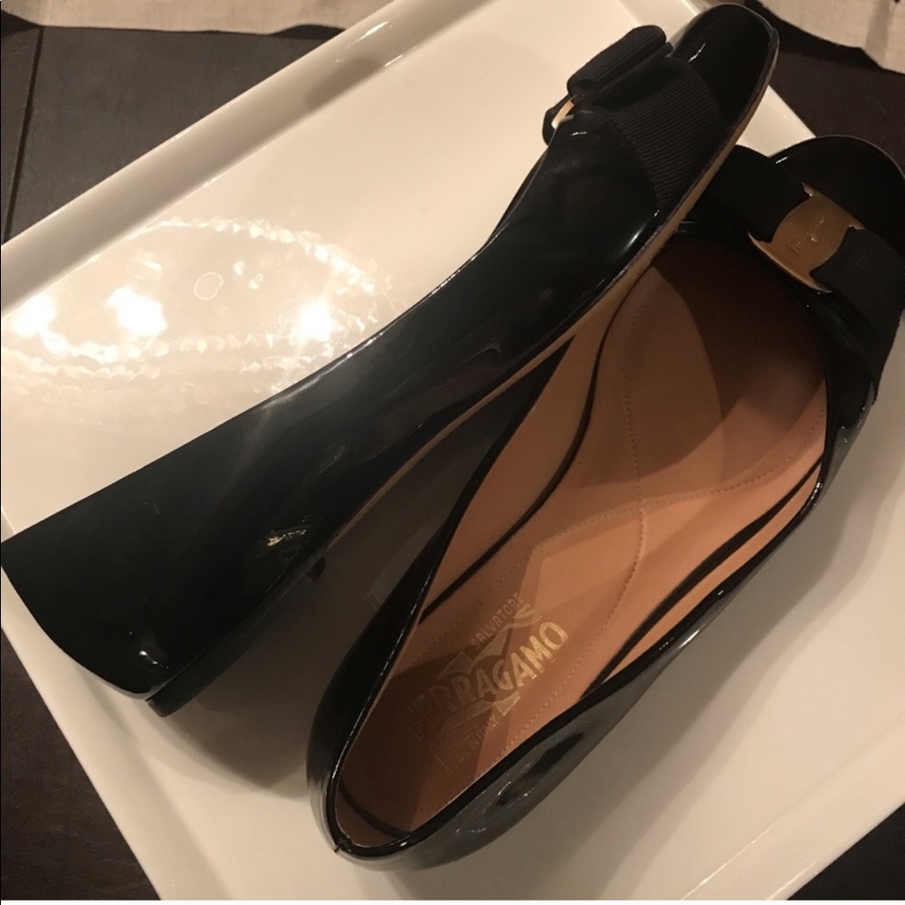 Ferragamo Varina Flats